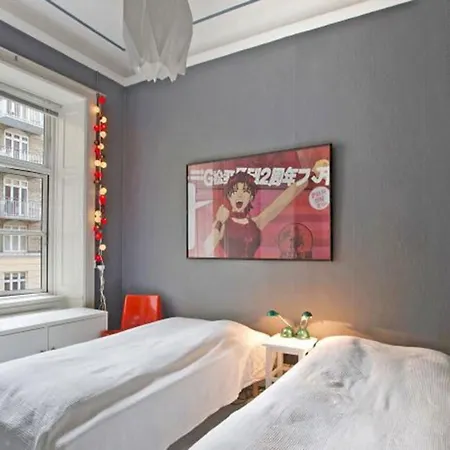 With Excellent Location Appartement